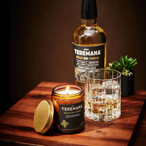 tetragona candleです。 tetragona candleです。 Into the Golden Hour by Maleeh Molstad